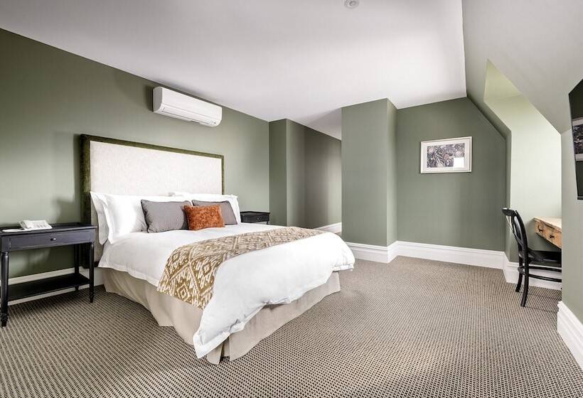 فندق The National