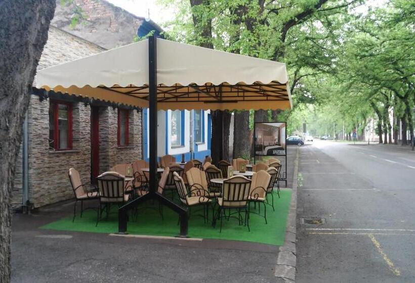 تختخواب و صبحانه Bed&breakfast Intermezzo Caffe