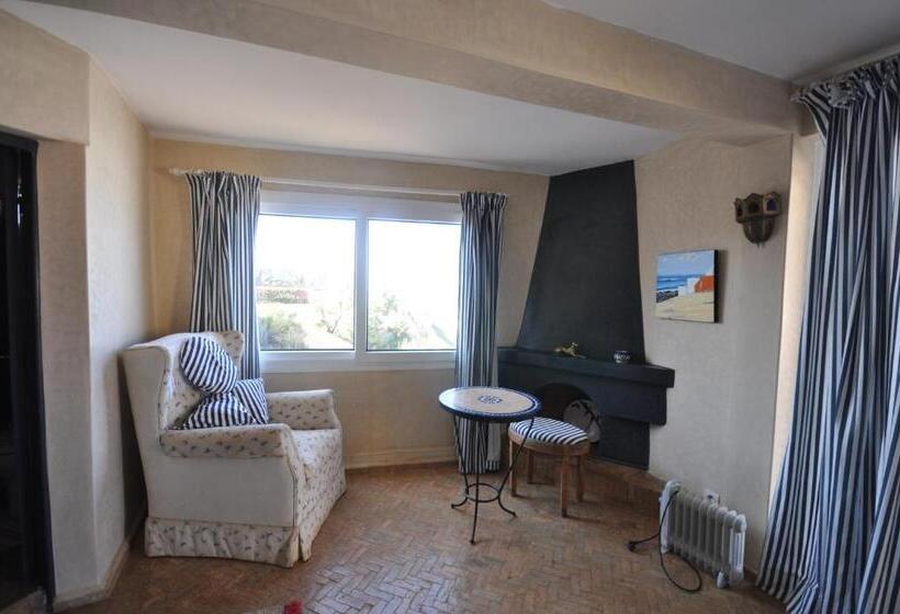 تختخواب و صبحانه Sallys