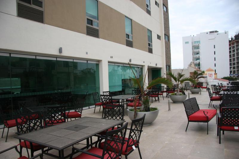 هتل Ave Inn