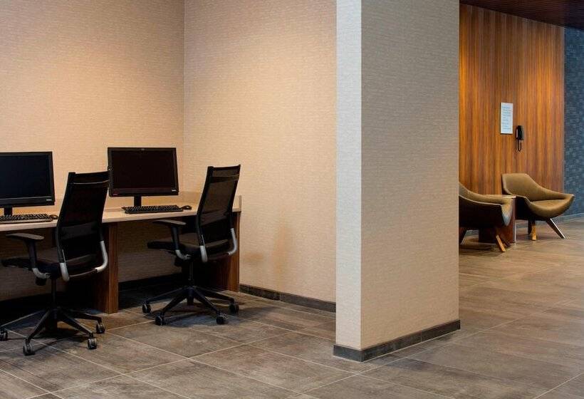 בית מלון כפרי Courtyard By Marriott Prince George