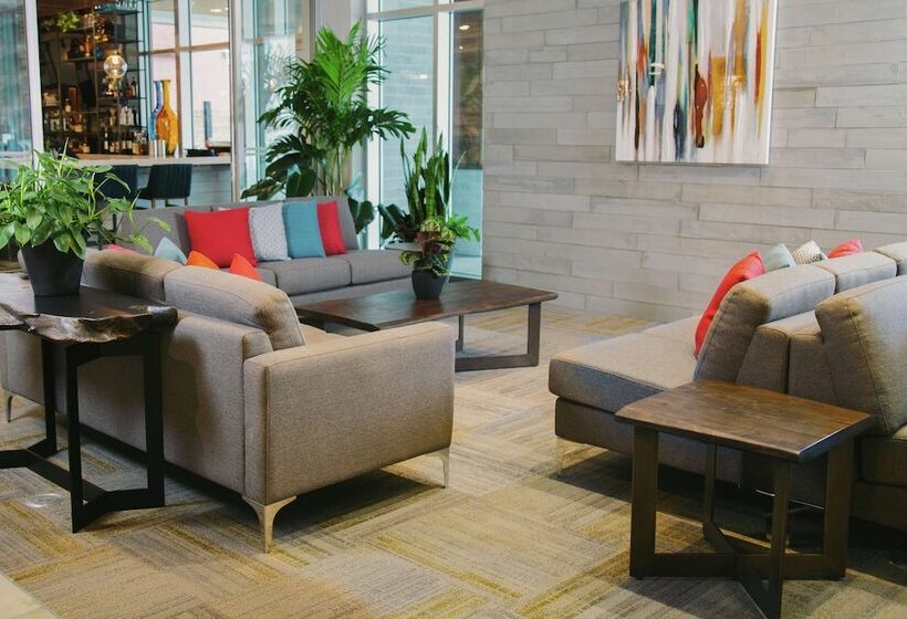 هتل Hilton Garden Inn Fredericton