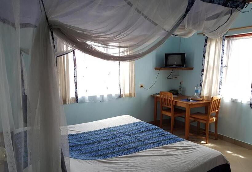هتل Ifisi Community Centre