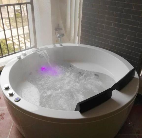 ホテル Ln Dongfang Hot Spring Resort