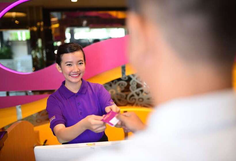 هتل Midtown Xpress Balikpapan