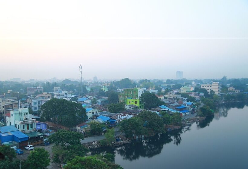 هتل Shwe Pyi Tan