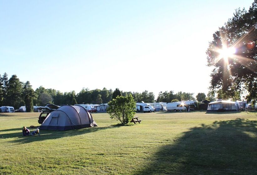 호스텔 Haga Park Camping & Stugor
