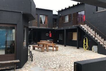 Another Surf Camp Baleal   Hostel