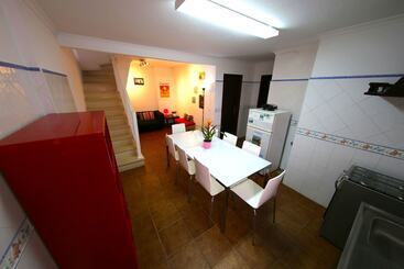 Another Surf Camp Baleal   Hostel