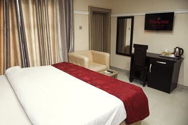 هتل Hampton Towers And Spa