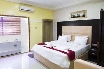 هتل Hampton Towers And Spa