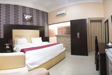 هتل Hampton Towers And Spa