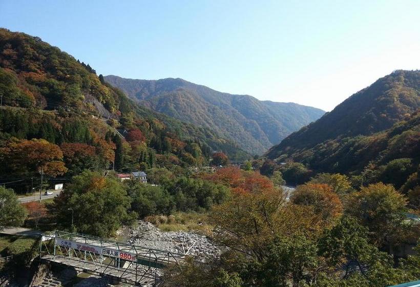 בית מלון כפרי Yunojin