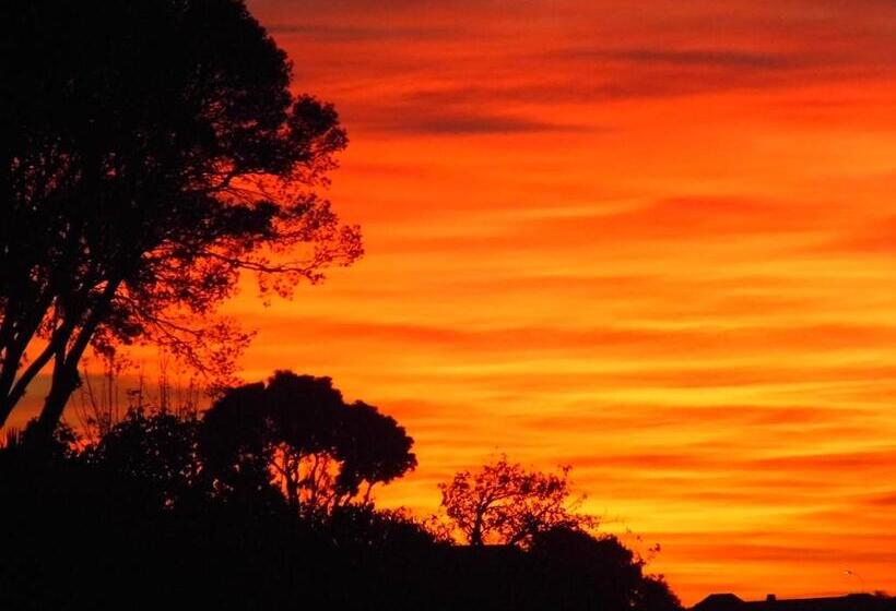 تختخواب و صبحانه Mnm's Bnb