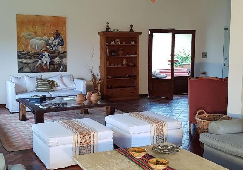 تختخواب و صبحانه Torrontes