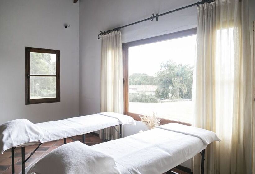 تختخواب و صبحانه Torrontes