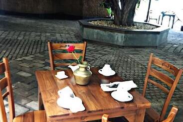 هتل Artisan Villa Colombo