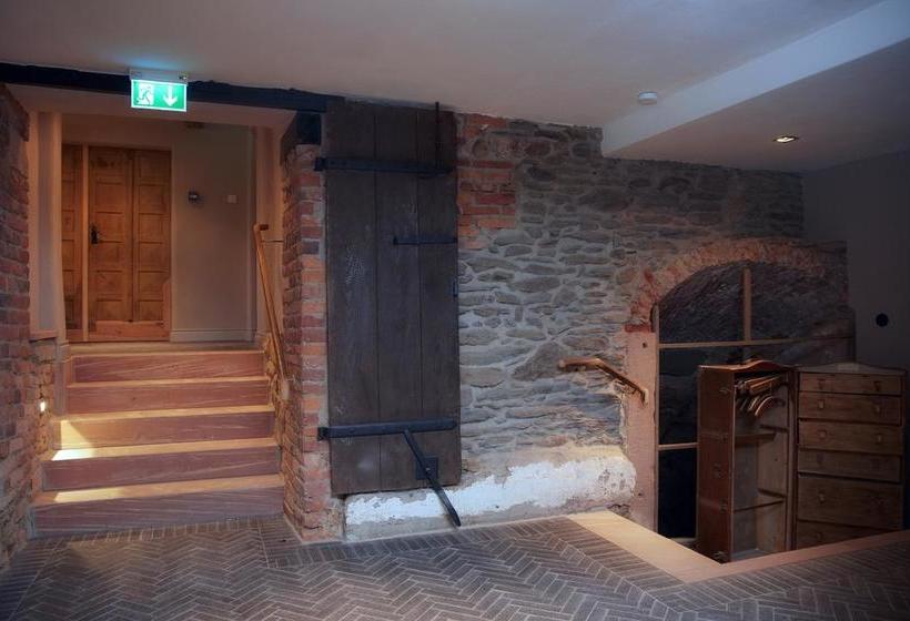 Отель Auberge De Temple