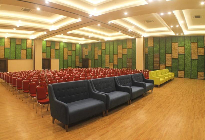 호텔 Kyriad Metro Kebayoran