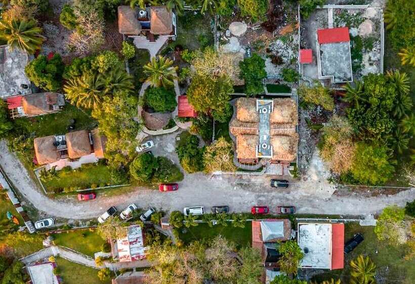 هتل Pancho Villas Bacalar