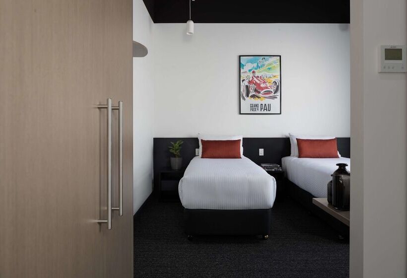 בית מלון כפרי Rydges Pit Lane