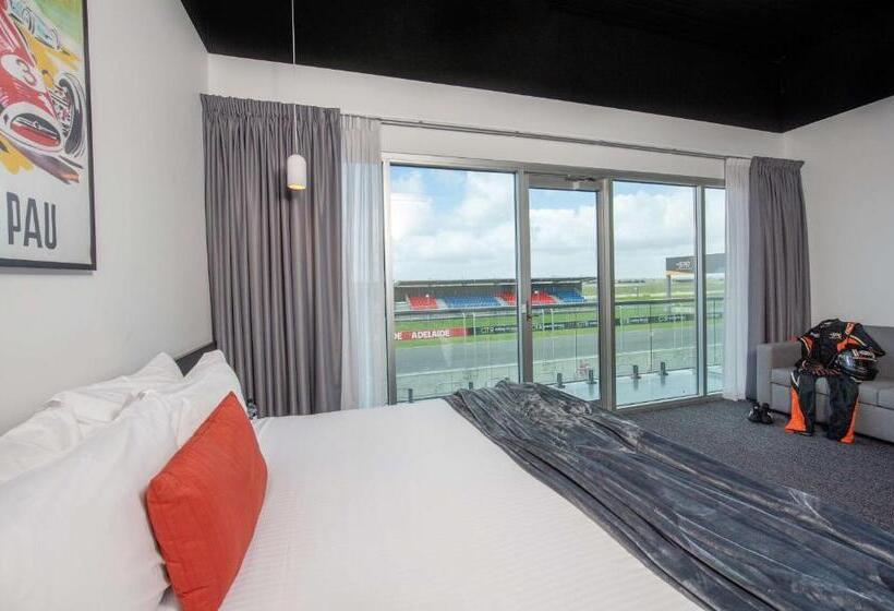 בית מלון כפרי Rydges Pit Lane