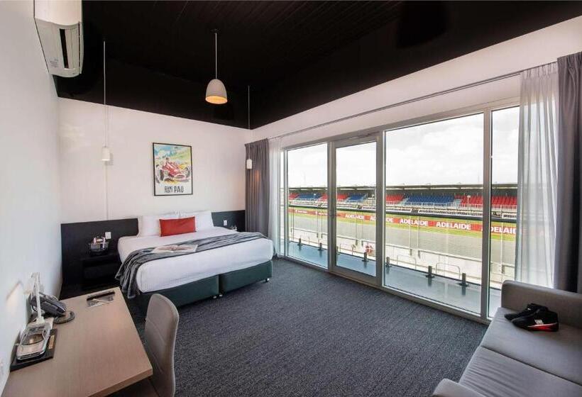 בית מלון כפרי Rydges Pit Lane