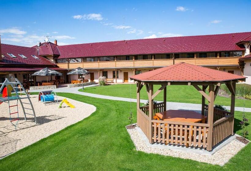 منتجع Wellness Penzion Medličky