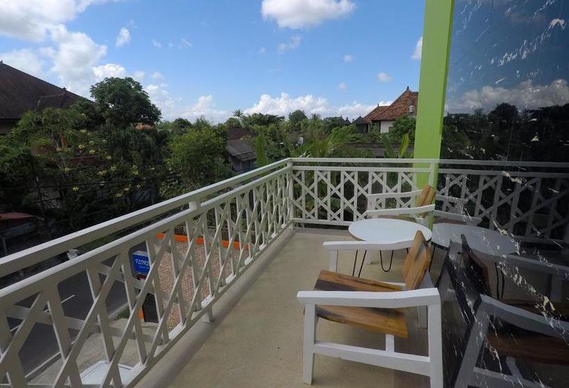 호스텔 Reddoorz Near Ubud Village