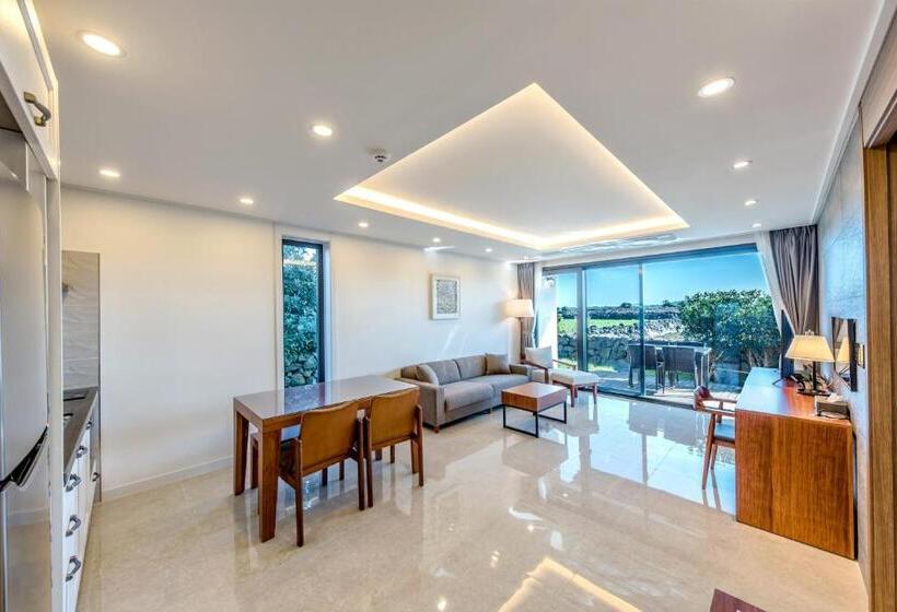 هتل Arts Spa&poolvilla