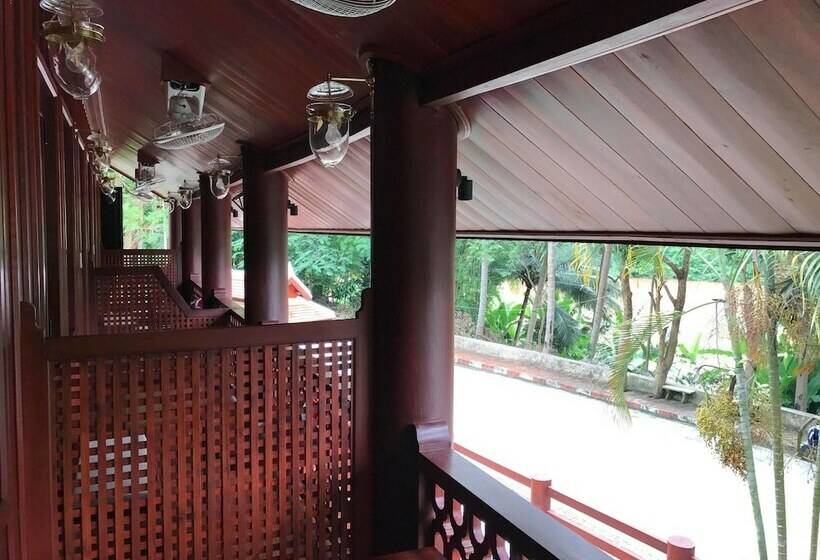 هتل Luang Prabang Villa Sirikili River View