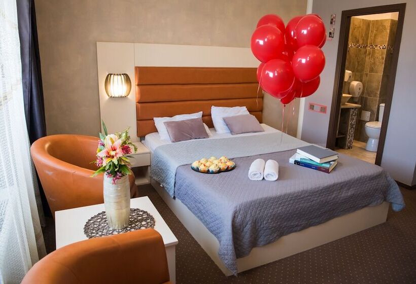 هتل Mbi Travel Inn