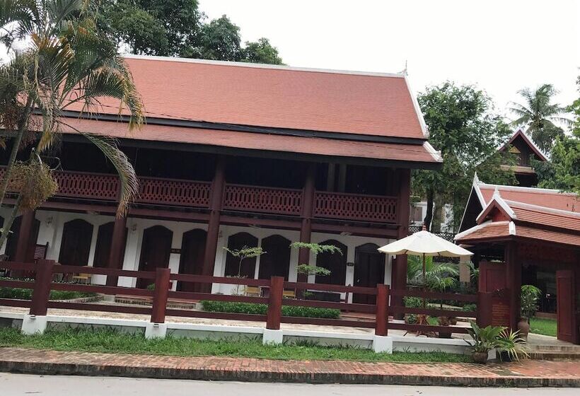 هتل Luang Prabang Villa Sirikili River View