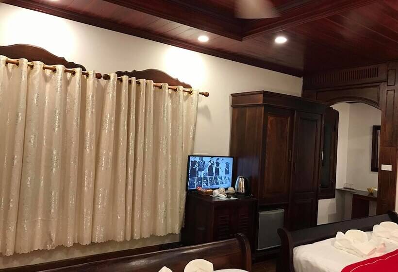 هتل Luang Prabang Villa Sirikili River View