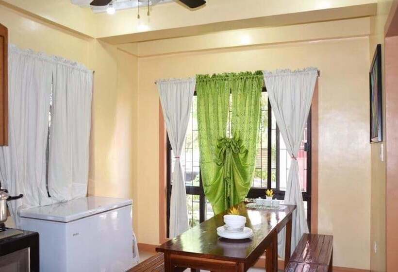 The Quetzal B&b Hostel