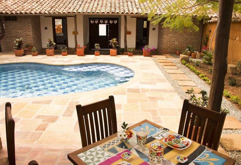 تختخواب و صبحانه Casa Canela