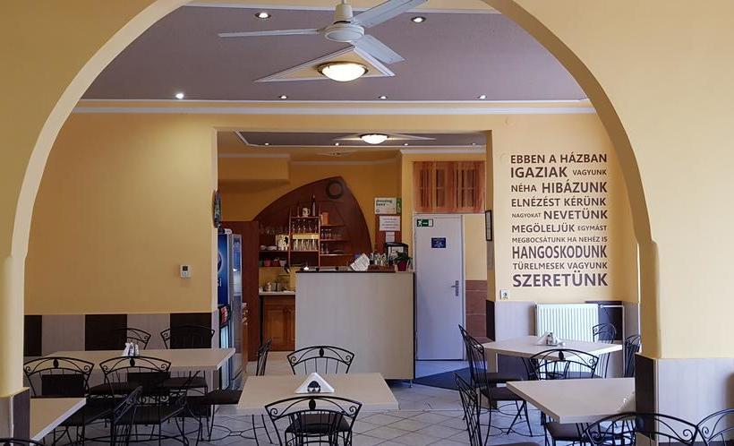 Bed and Breakfast Central Panzió Gyula