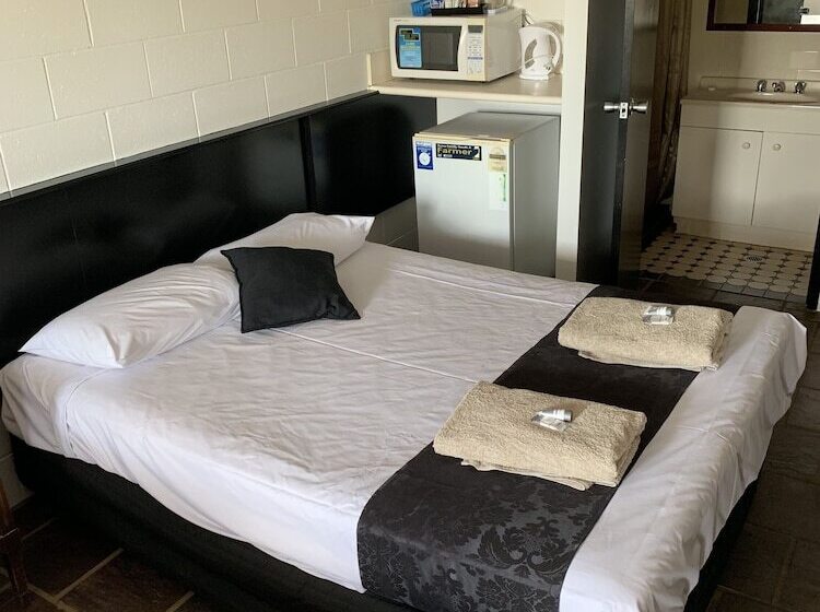 Longreach Most Central Motel