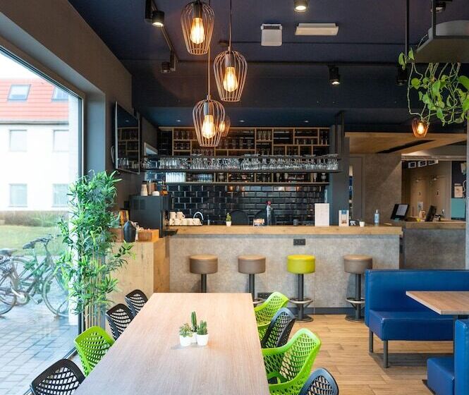 هتل Ibis Budget Oostende Airport