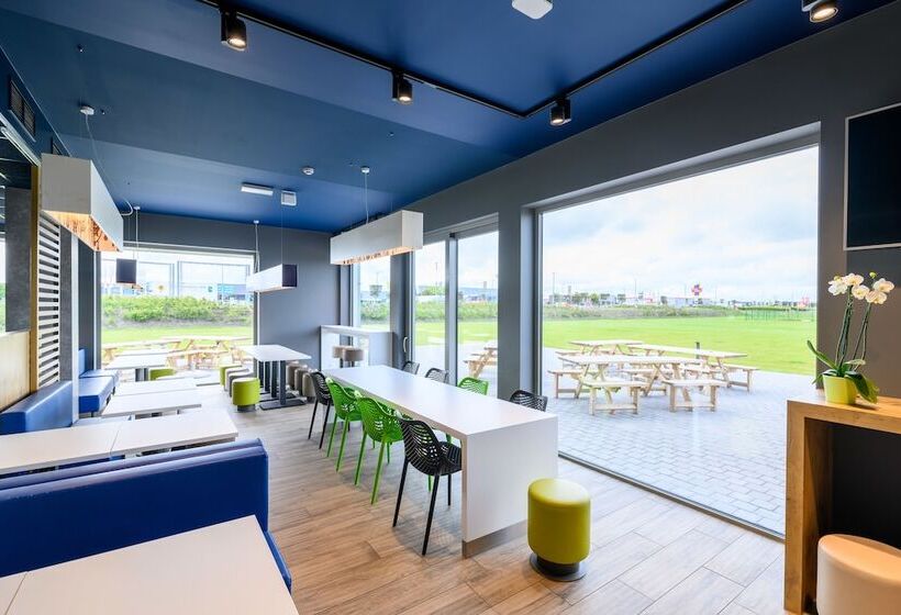هتل Ibis Budget Oostende Airport
