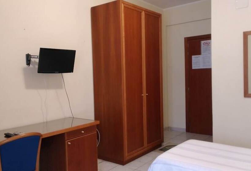 هتل La Falconara