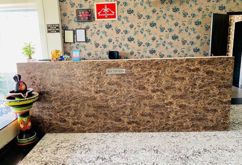 Fotos del hotel Oyo 10317 Hotel Mock Orange:  22