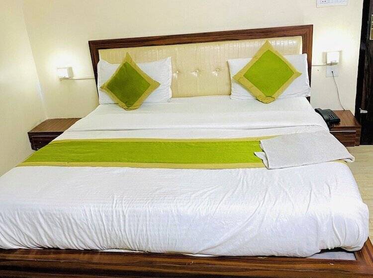 Fotos del hotel Oyo 10317 Hotel Mock Orange:  2