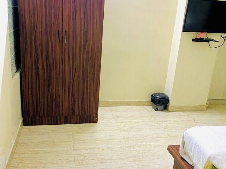 Fotos del hotel Oyo 10317 Hotel Mock Orange:  9