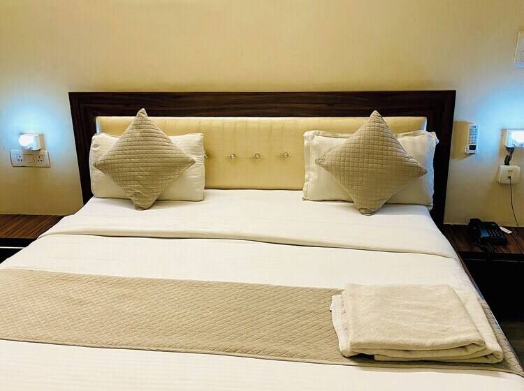 Fotos del hotel Oyo 10317 Hotel Mock Orange:  29