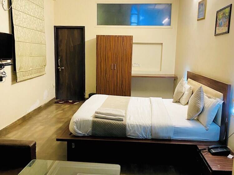 Fotos del hotel Oyo 10317 Hotel Mock Orange:  30