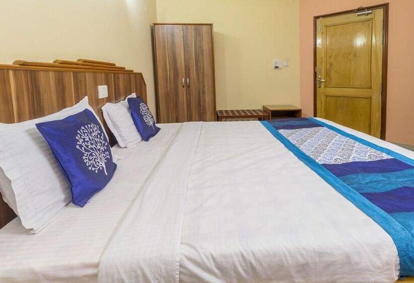 هتل Priya Palace