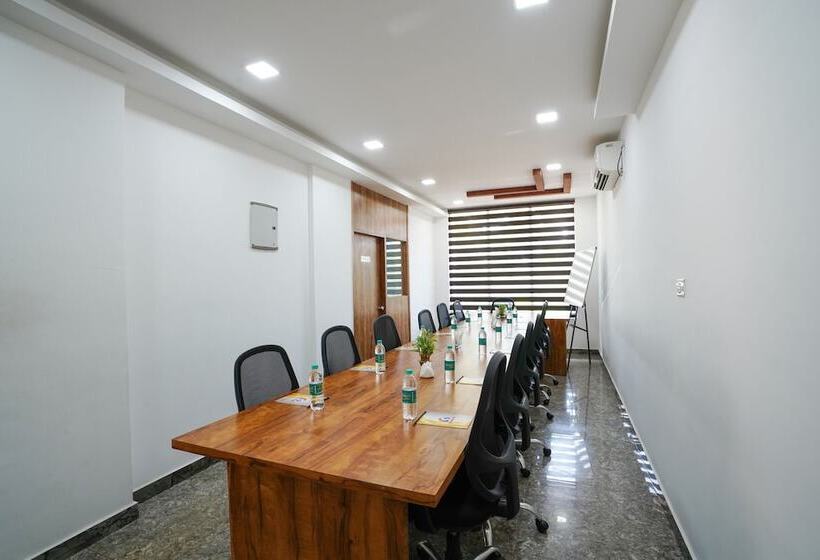هتل Silicon Inn