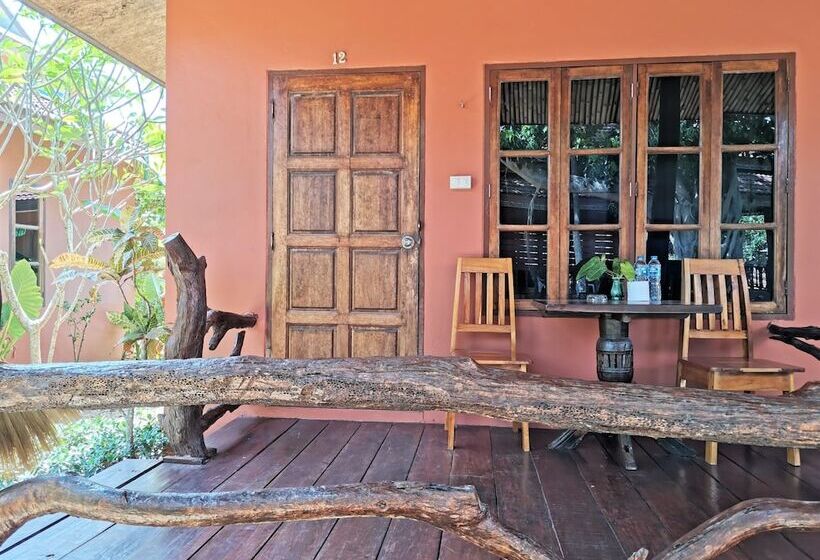 בית מלון כפרי Lanta Whiterock Resort