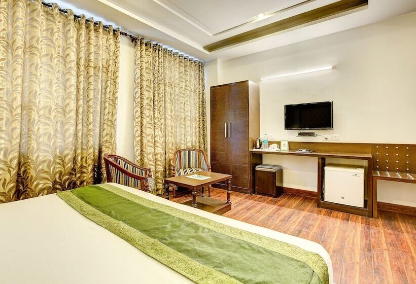 Hotel Treebo C T International